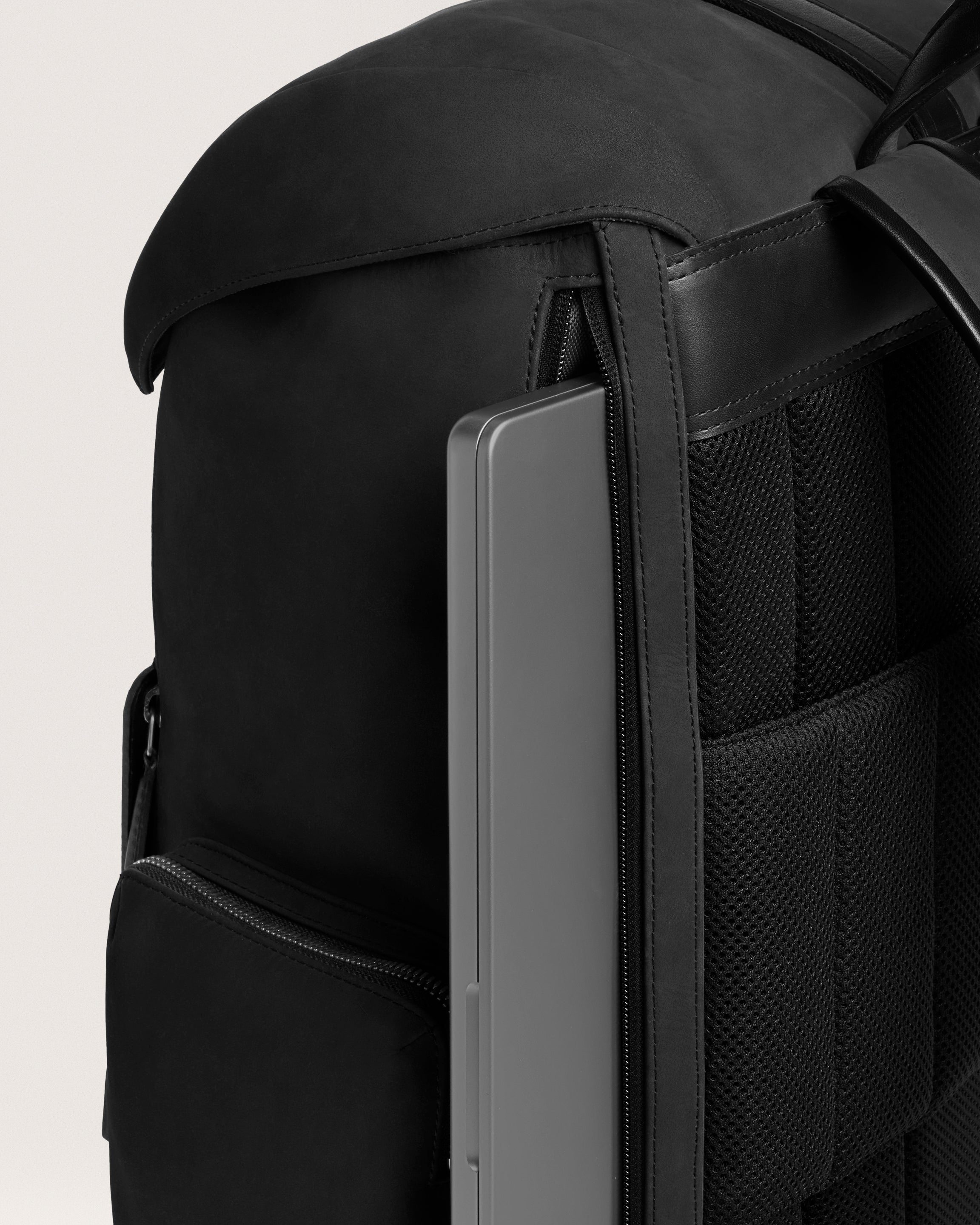 Traverse Backpack black