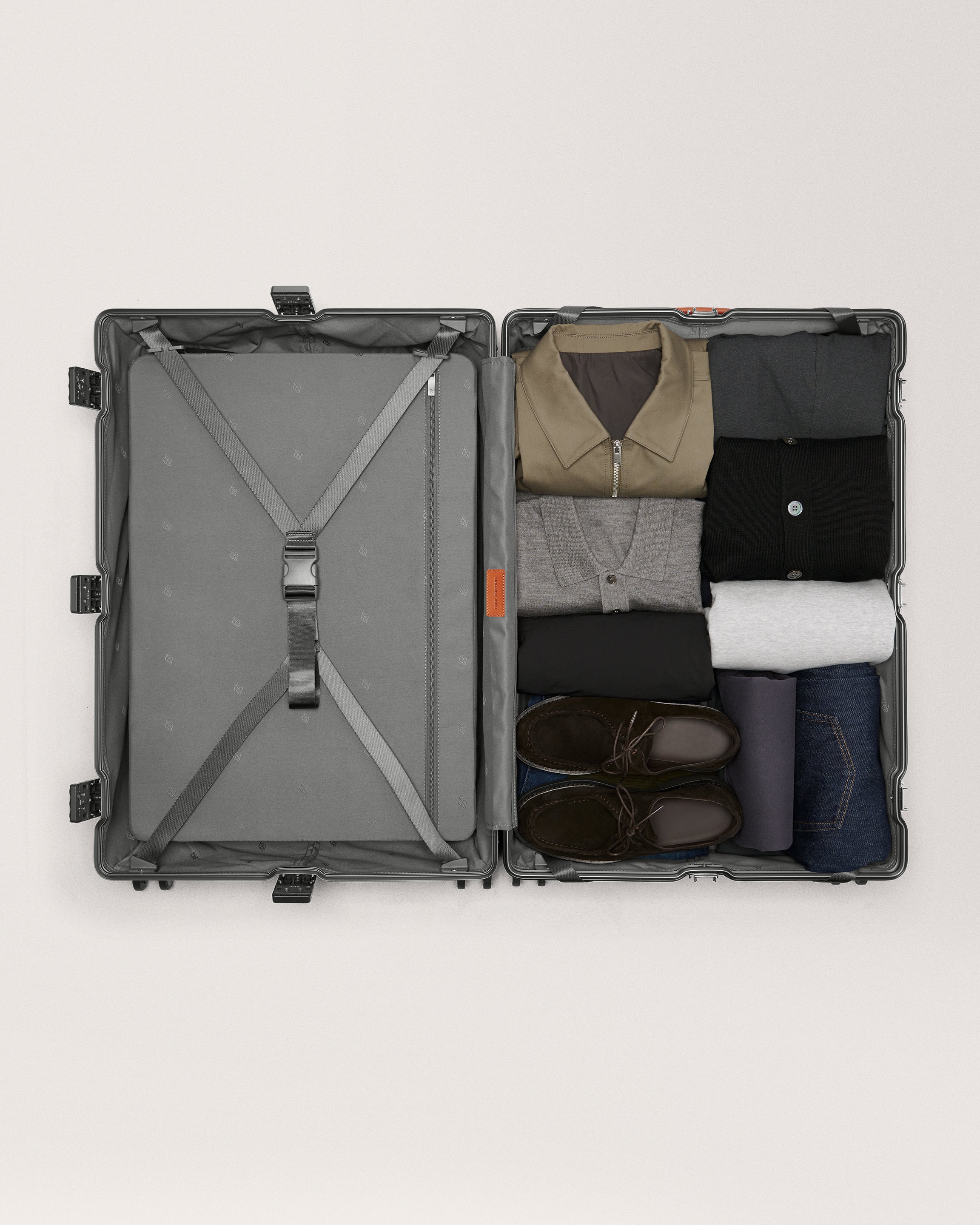 Compression Pad - Large Check-in Grey / monogram 