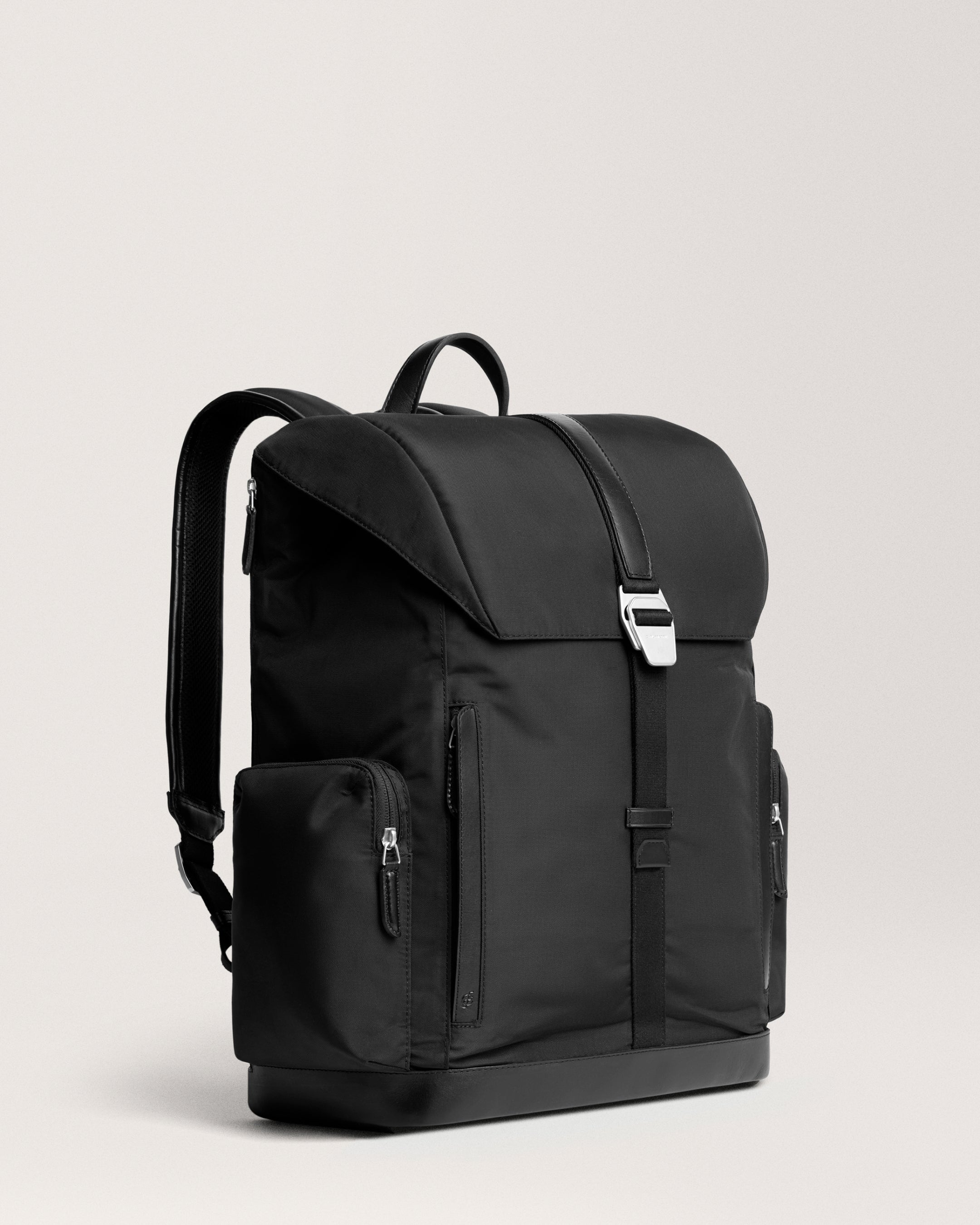 Traverse Backpack black