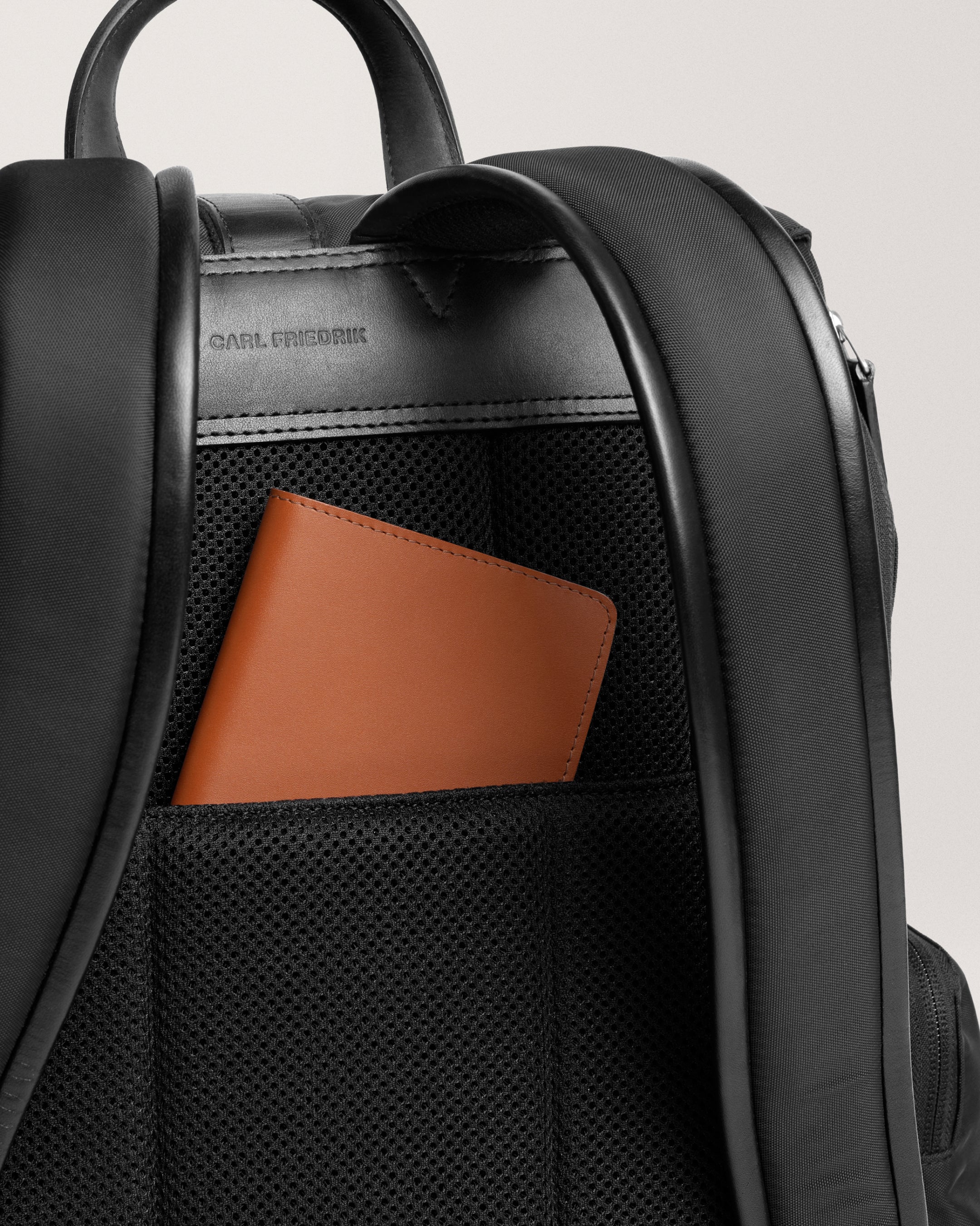 Traverse Backpack black