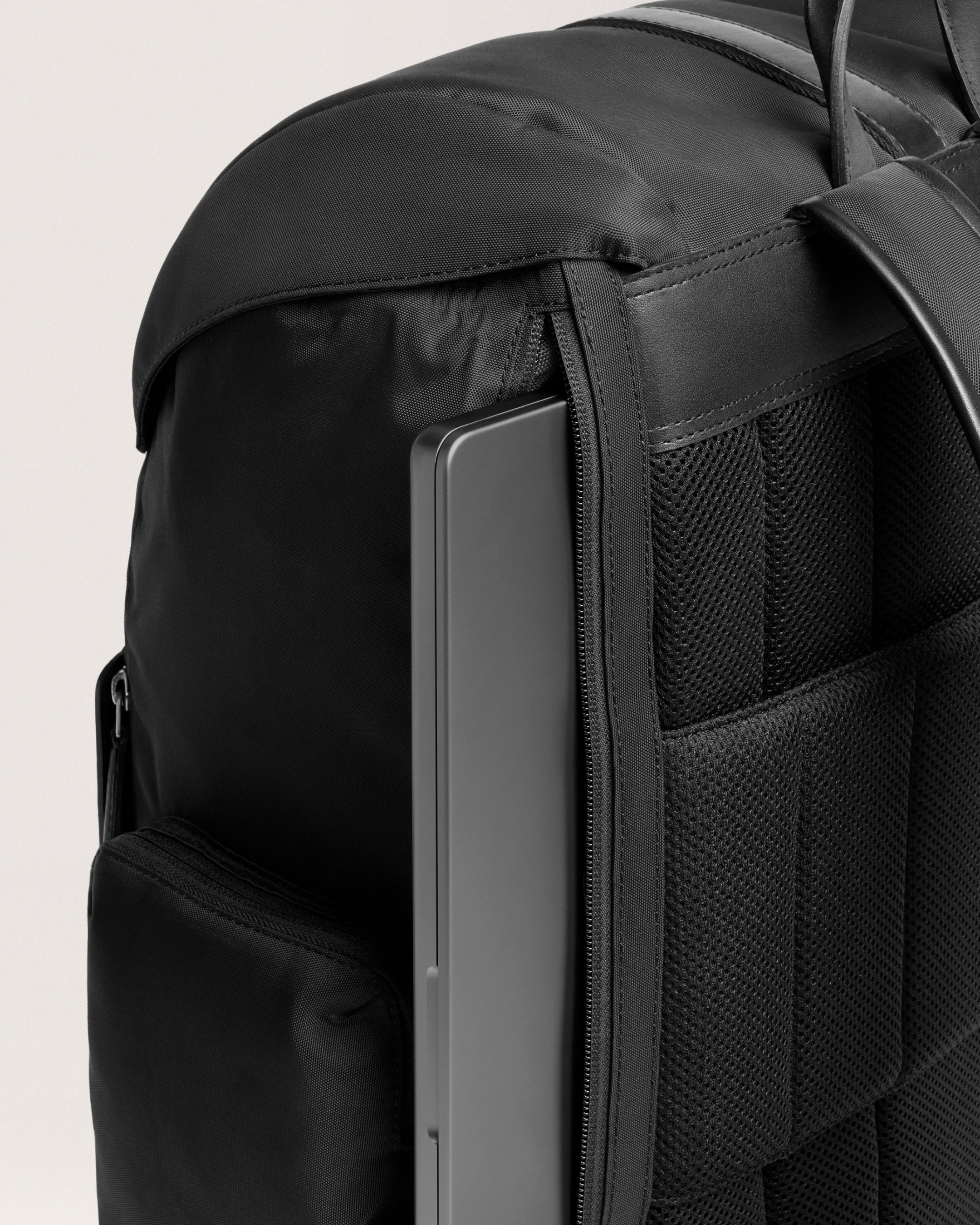 Traverse Backpack black
