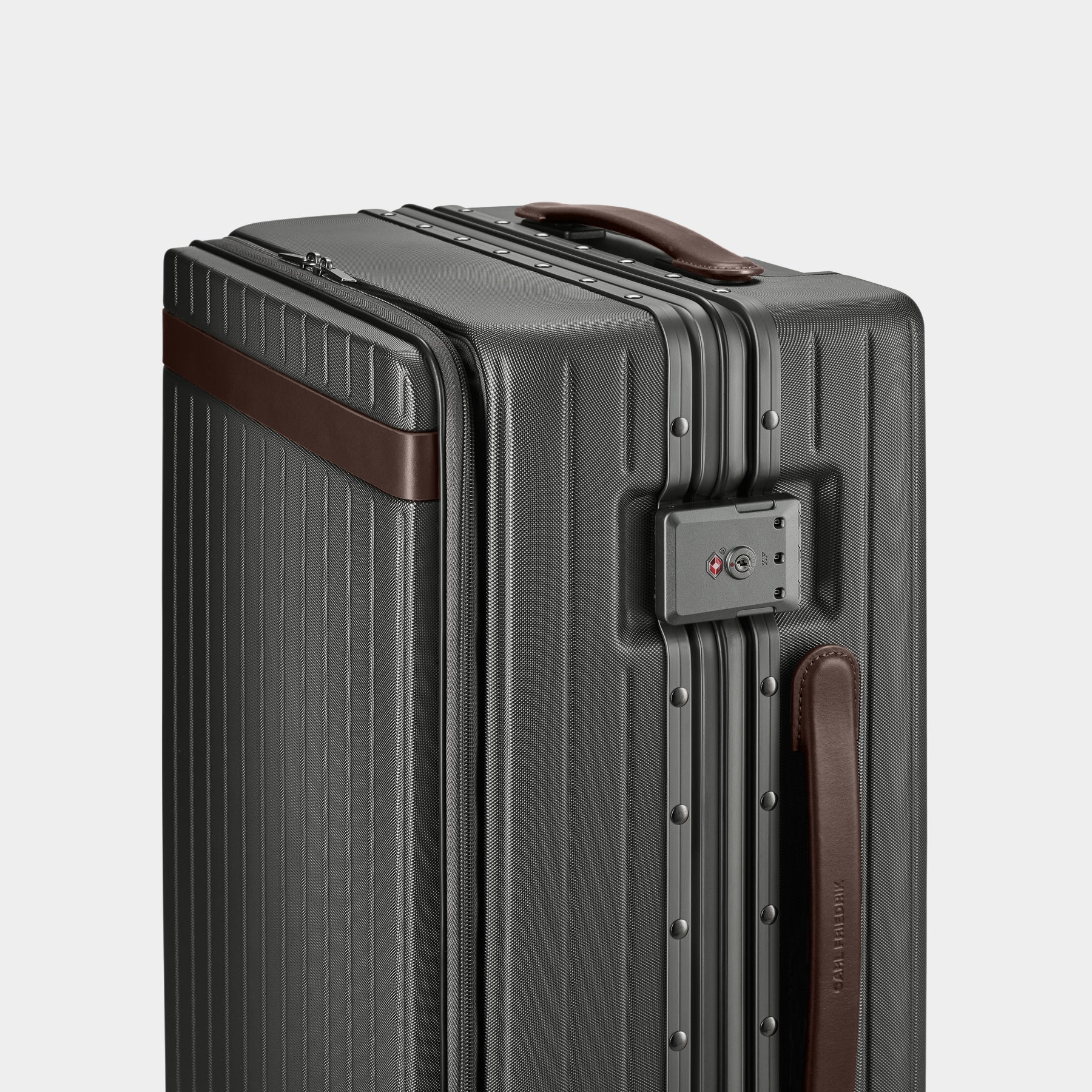 The Carry-on X - Return chocolate