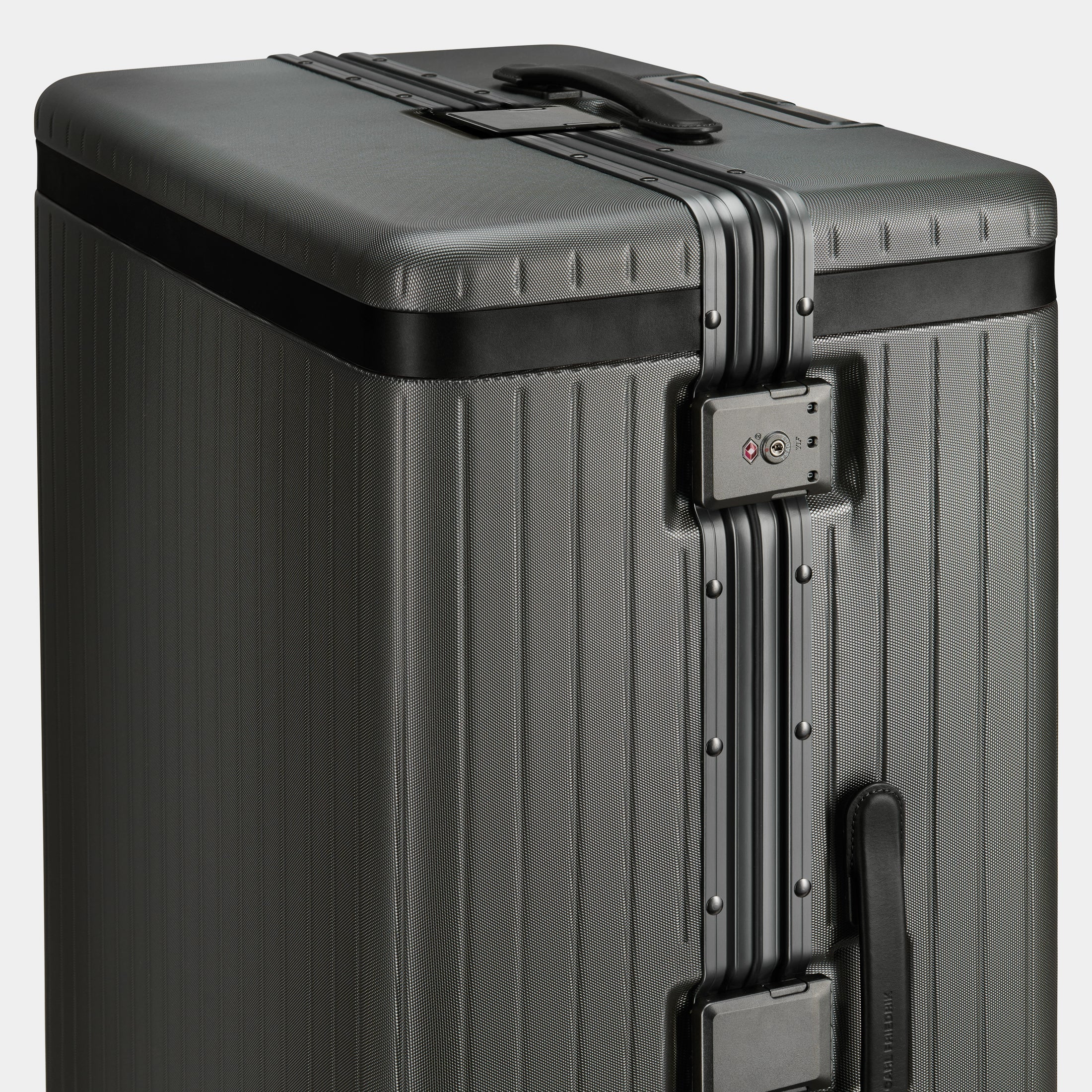The Large Check-in - Return black